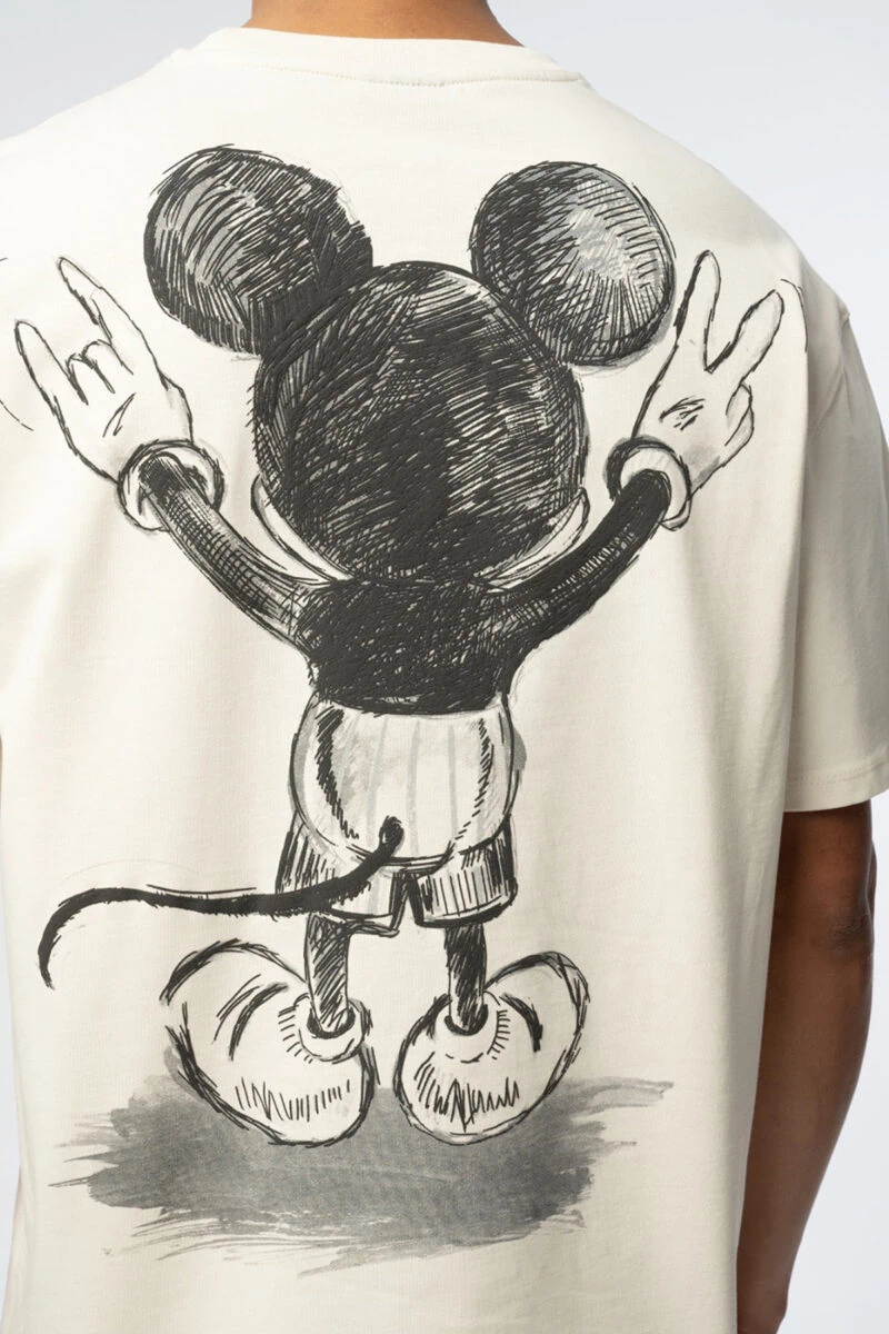 Usual Suspect Design Unisex T-Shirt - Image 10
