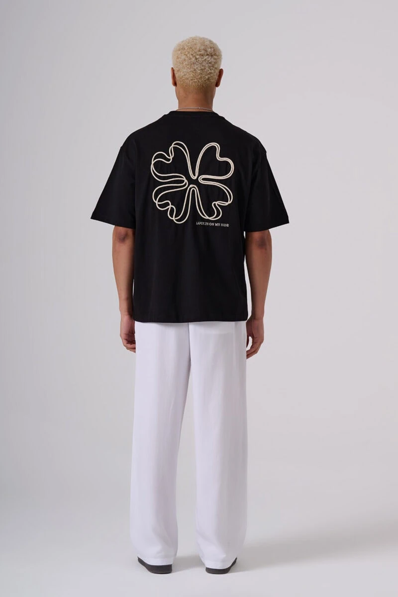 Clover Design Unisex T-Shirt - Image 2